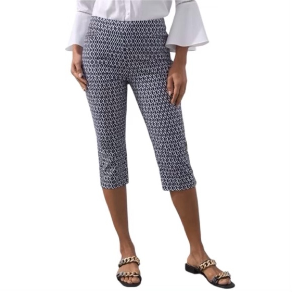 Chico’s 0.5 (US 6) New Brigitte Slim Leg Crop Capri Pants Slimming Navy White